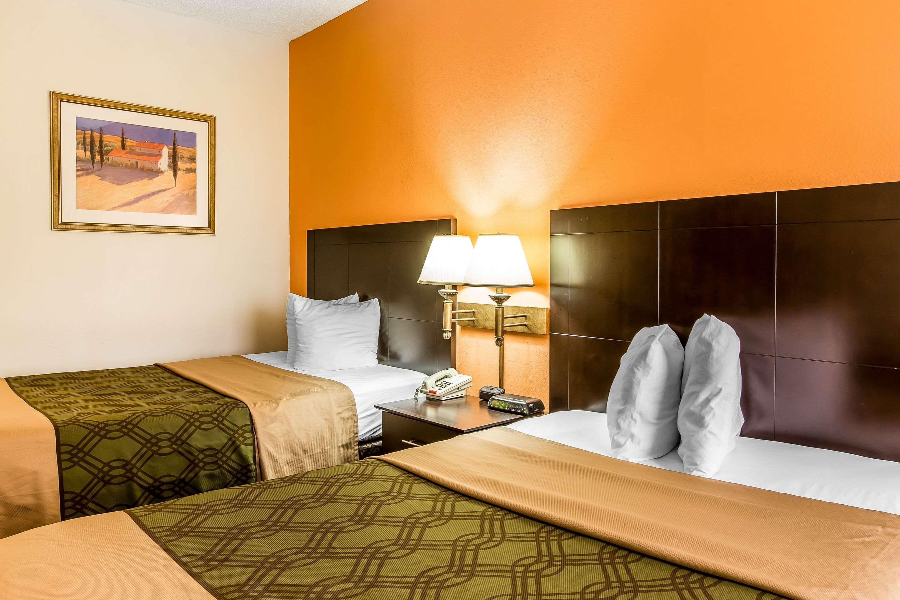 מולטרי Quality Inn מראה חיצוני תמונה