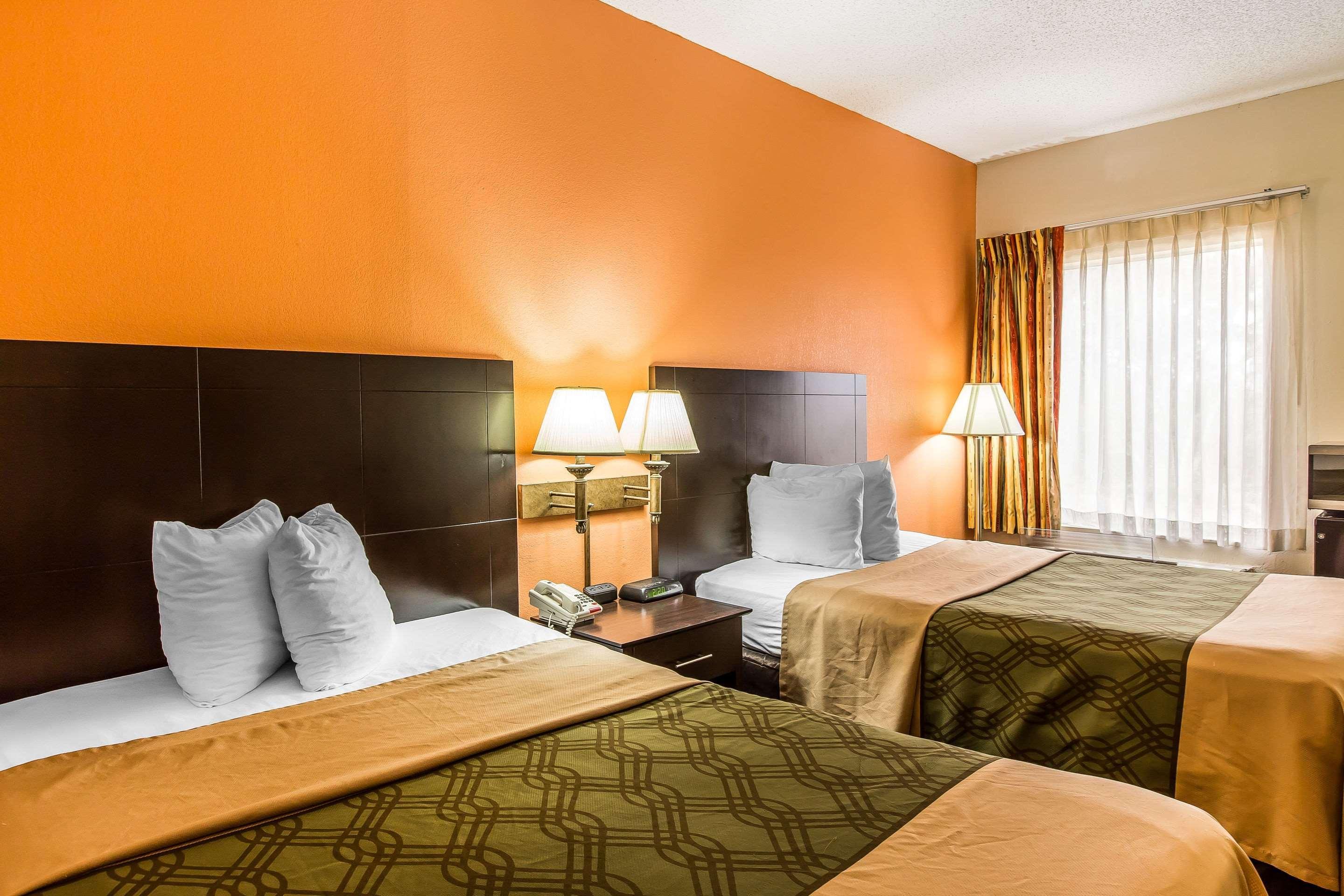 מולטרי Quality Inn מראה חיצוני תמונה