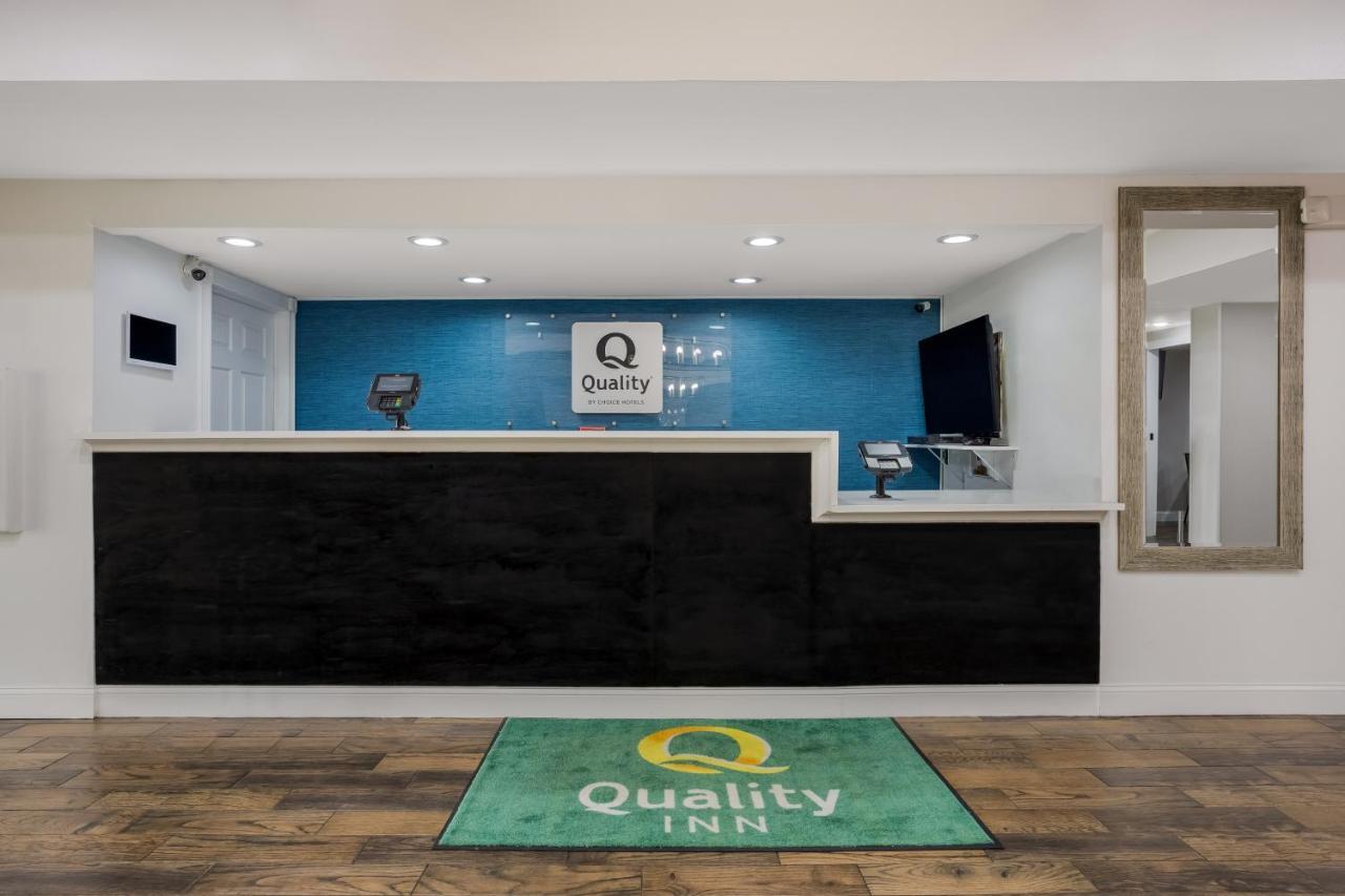 מולטרי Quality Inn מראה חיצוני תמונה