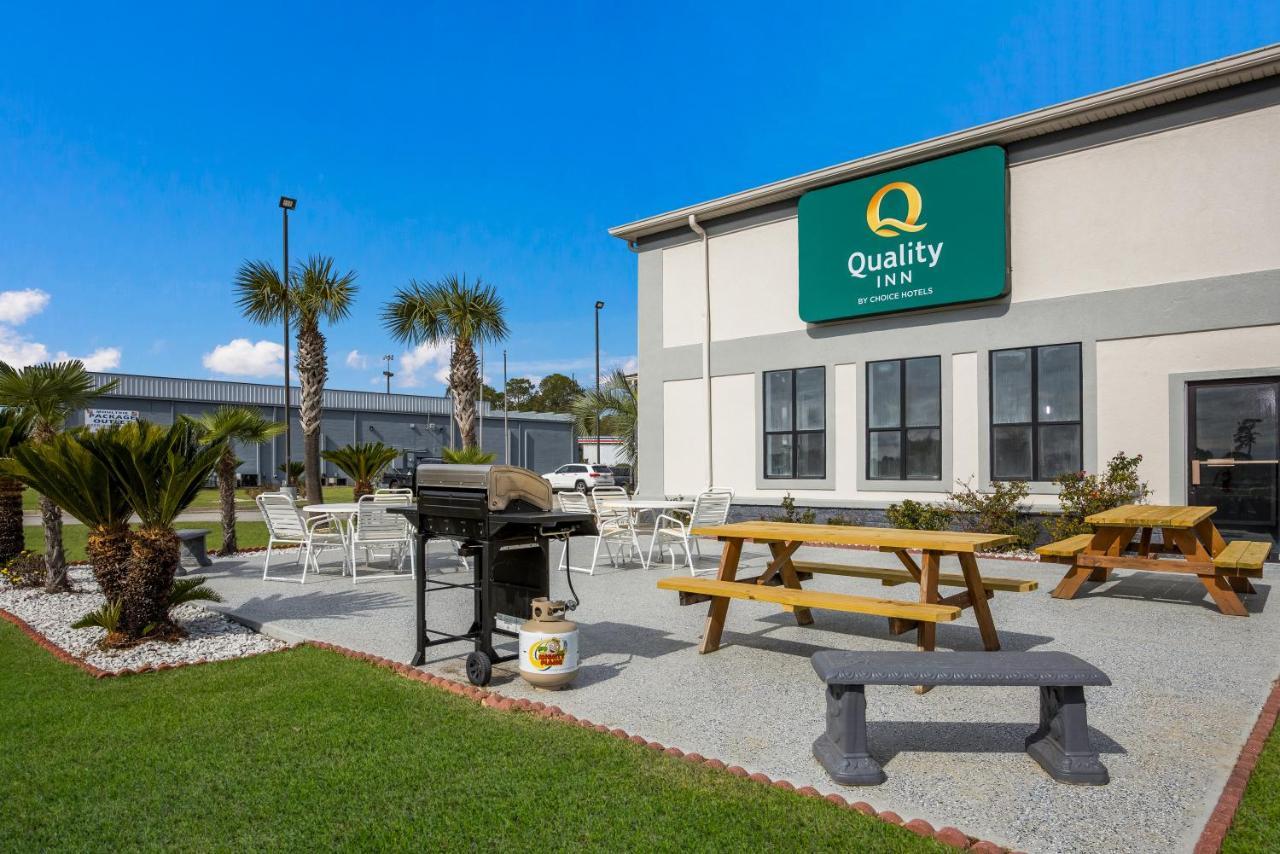 מולטרי Quality Inn מראה חיצוני תמונה